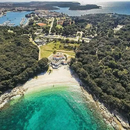 ゲストハウス With Private Garage 150 M From The Beach プーラ