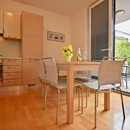 With Private Garage 150 M From The Beach ゲストハウス