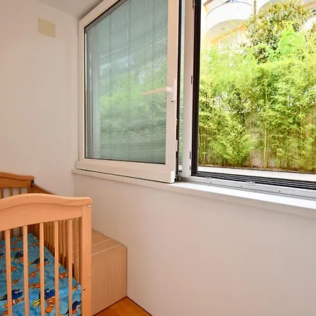 With Private Garage 150 M From The Beach ゲストハウス 3*