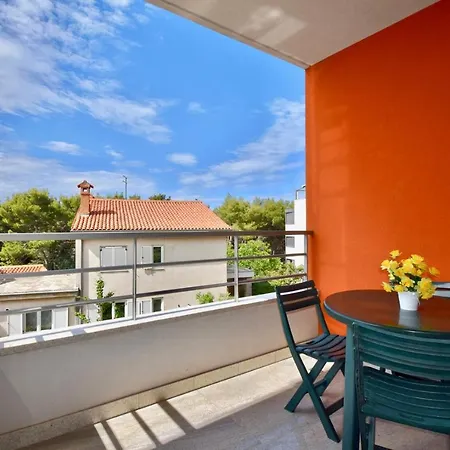 With Private Garage 150 M From The Beach ゲストハウス 3*